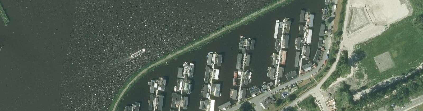 Luchtfoto van Woonschepenhaven