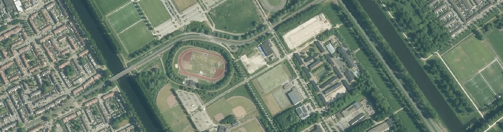 Luchtfoto van Sportpark Fanny Blankers Koen