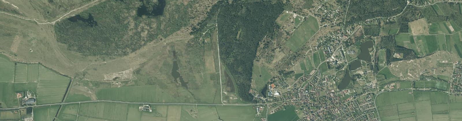 Luchtfoto van Verspreide huizen Nes