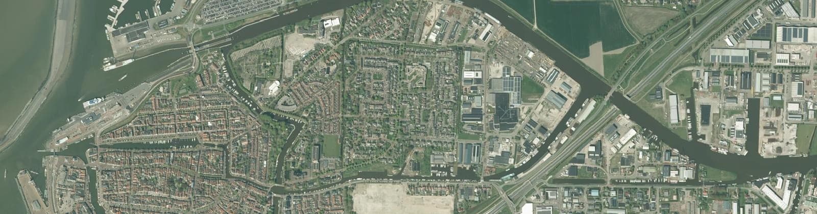 Luchtfoto van De Spiker en het industrieterrein Hermes