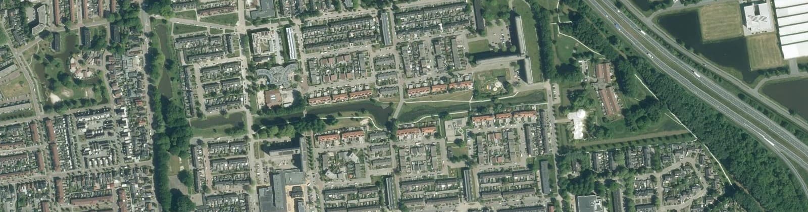 Luchtfoto van De Wiken centrum
