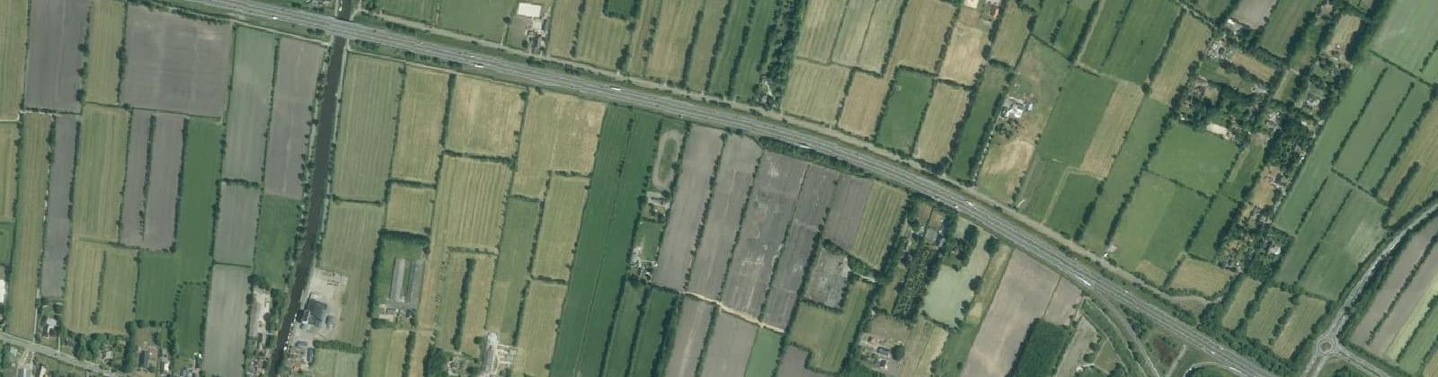 Luchtfoto van Opeinde, onder de Vaart