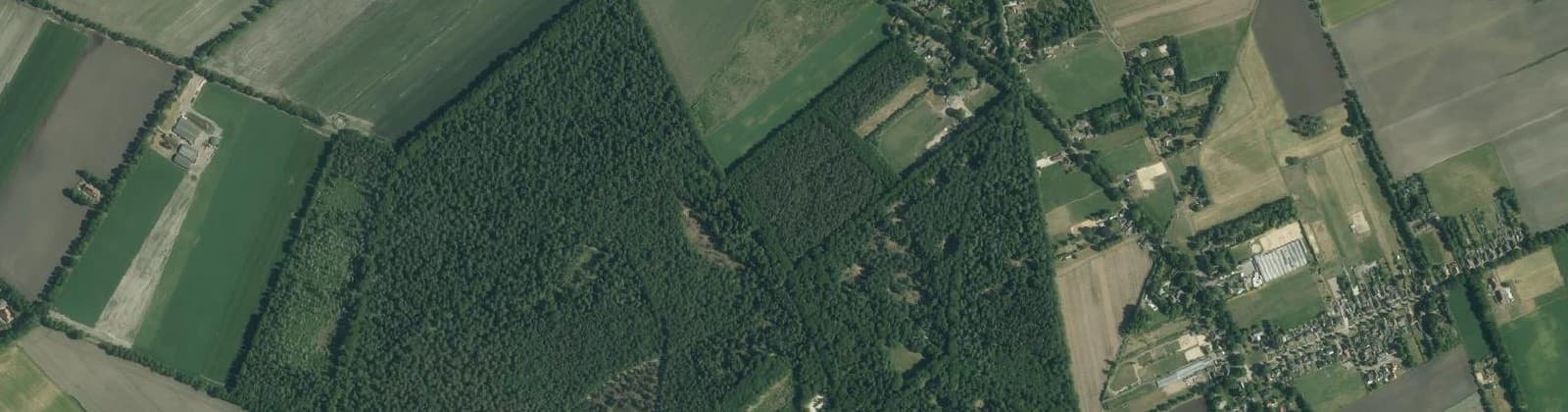 Luchtfoto van Verspreide huizen De Kiel