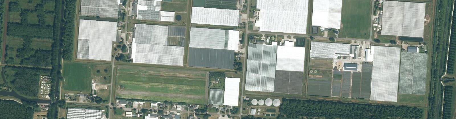 Luchtfoto van Tuinbouwcentrum Klazienaveen
