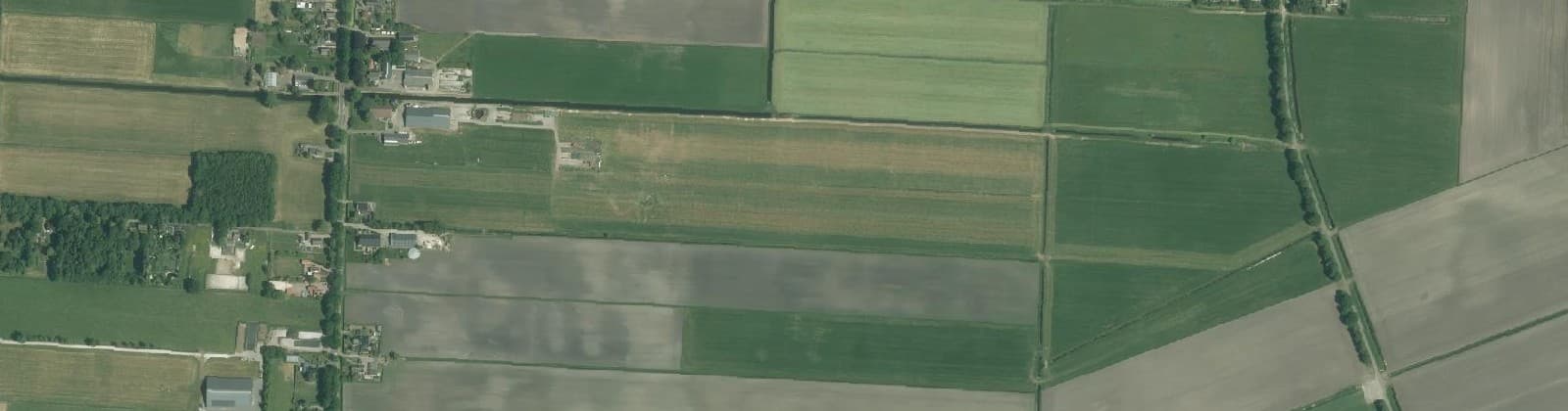 Luchtfoto van Verspreide huizen Nieuwlande