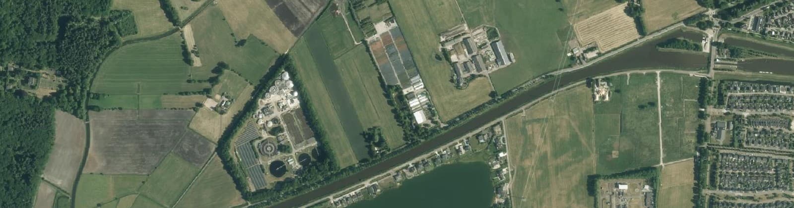 Luchtfoto van Verspreide huizen Nijstad