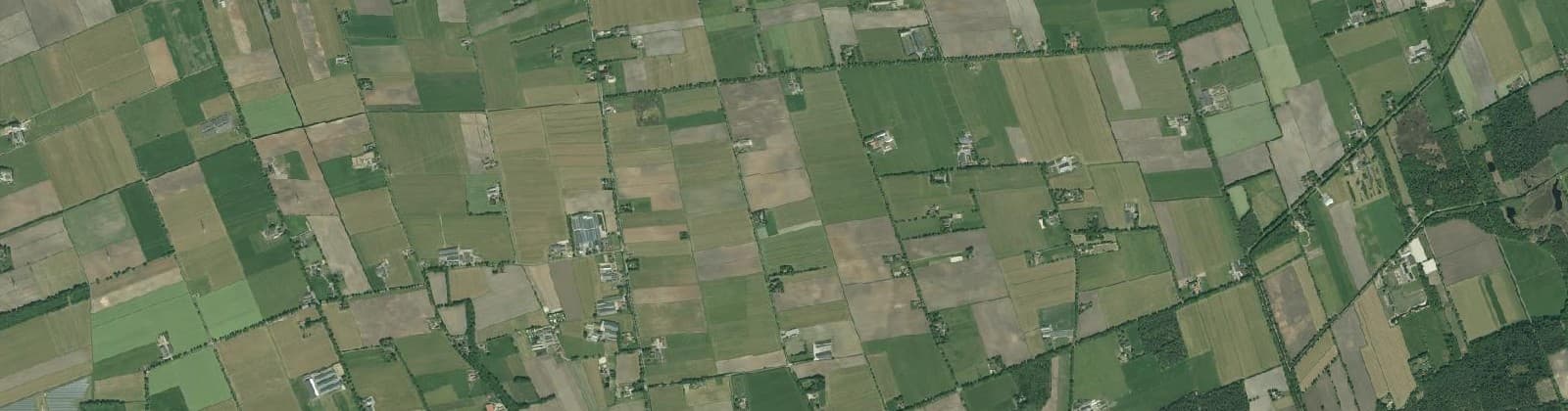 Luchtfoto van Verspreide huizen Oudleusenerveld