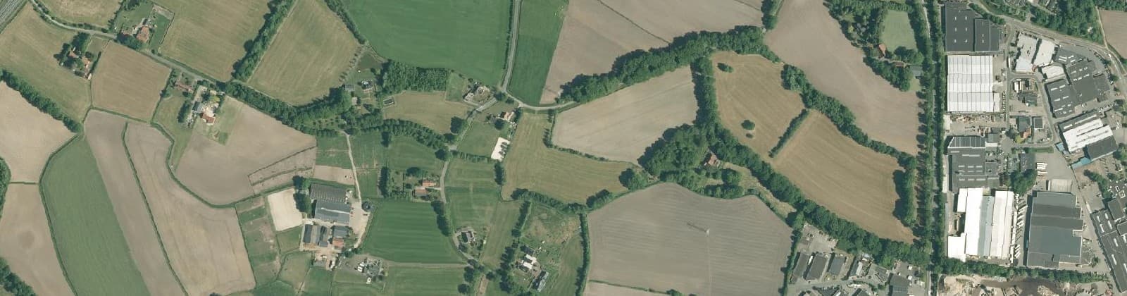 Luchtfoto van Verspr.h. Langelo ten N. van de spoorl.