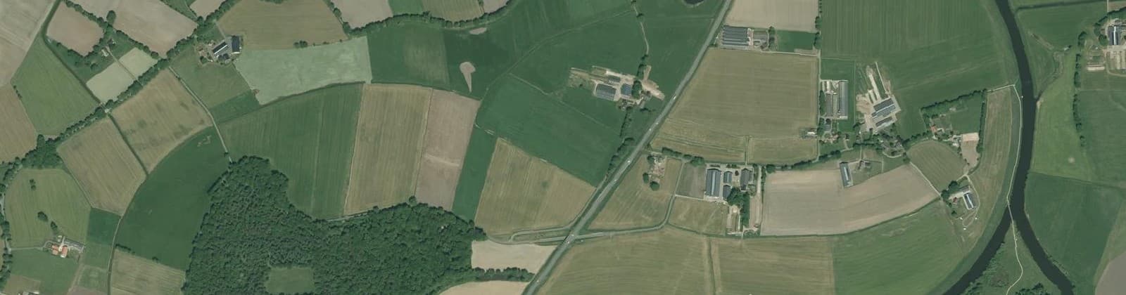 Luchtfoto van Verspreide huizen Anevelde