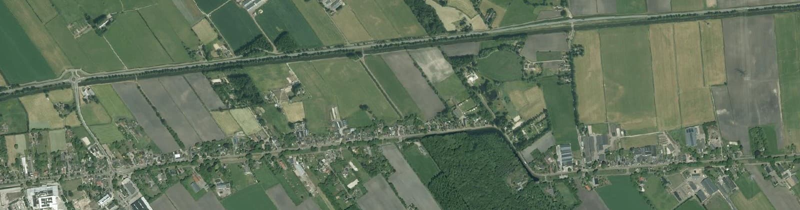 Luchtfoto van Rheezerend