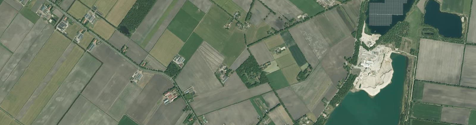Luchtfoto van Verspreide huizen Kloosterhaar