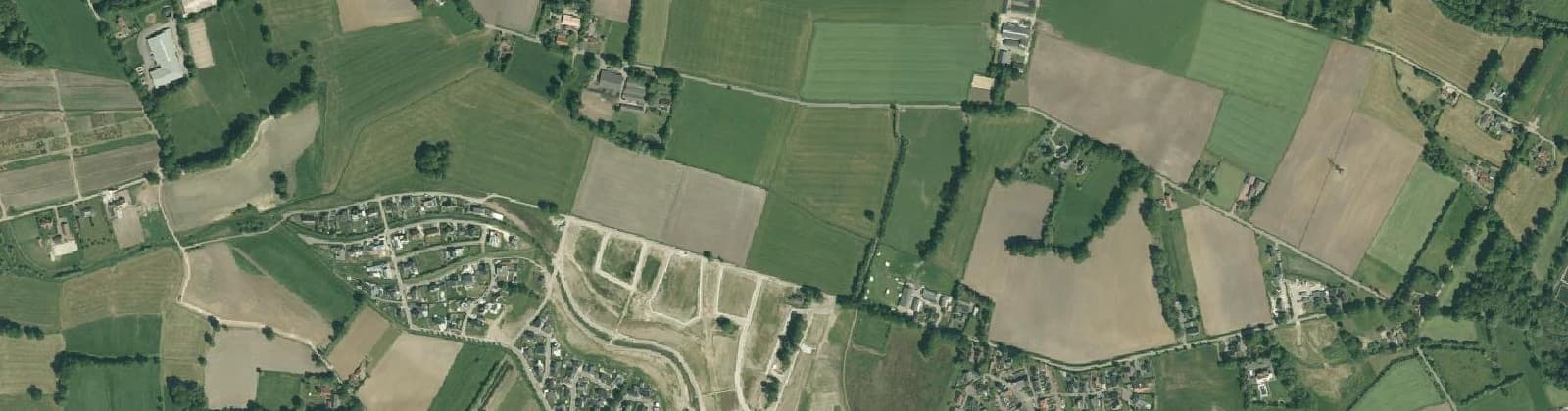 Luchtfoto van Verspreide huizen Slangenbeek