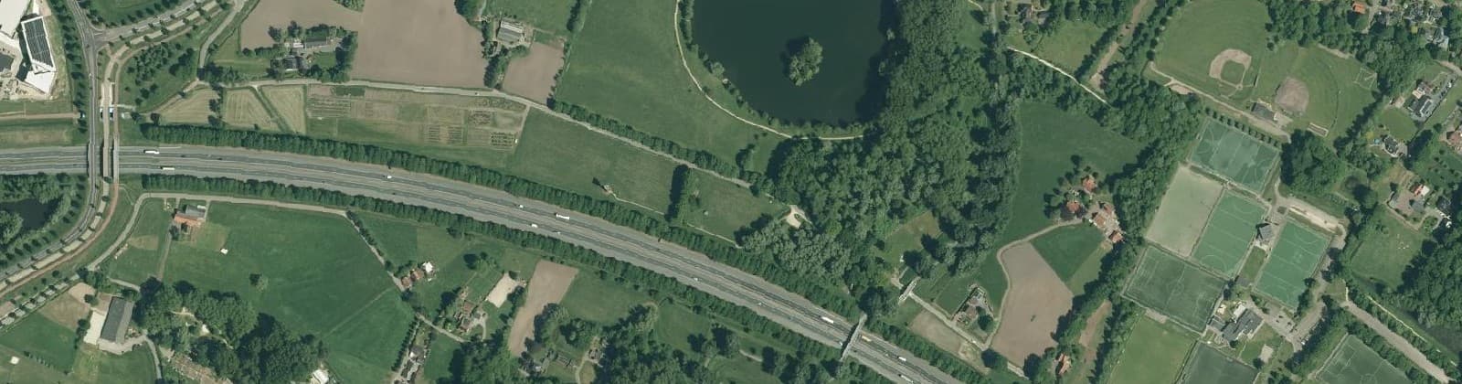 Luchtfoto van Stadspark Weusthag Noord