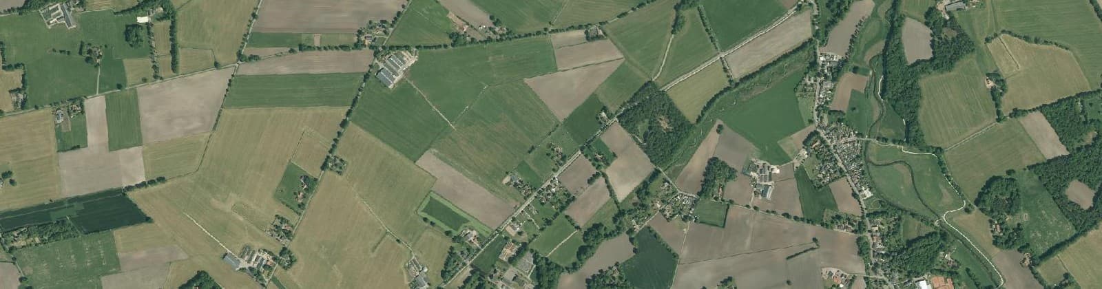 Luchtfoto van Verspreide huizen Glane