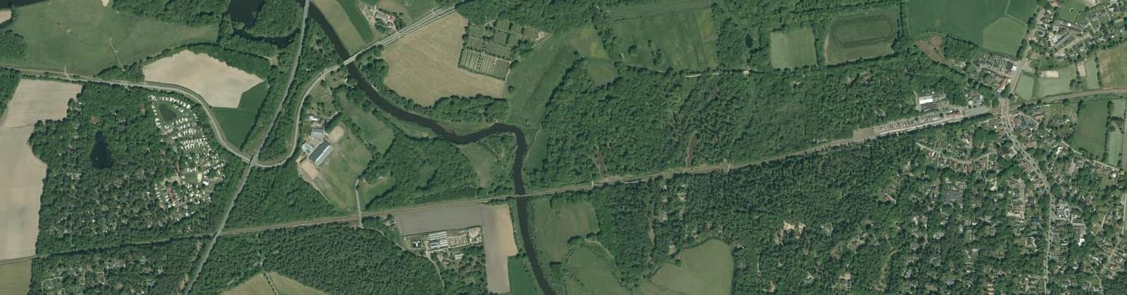 Luchtfoto van Buurtschap Ommen ten zuiden van de Vecht