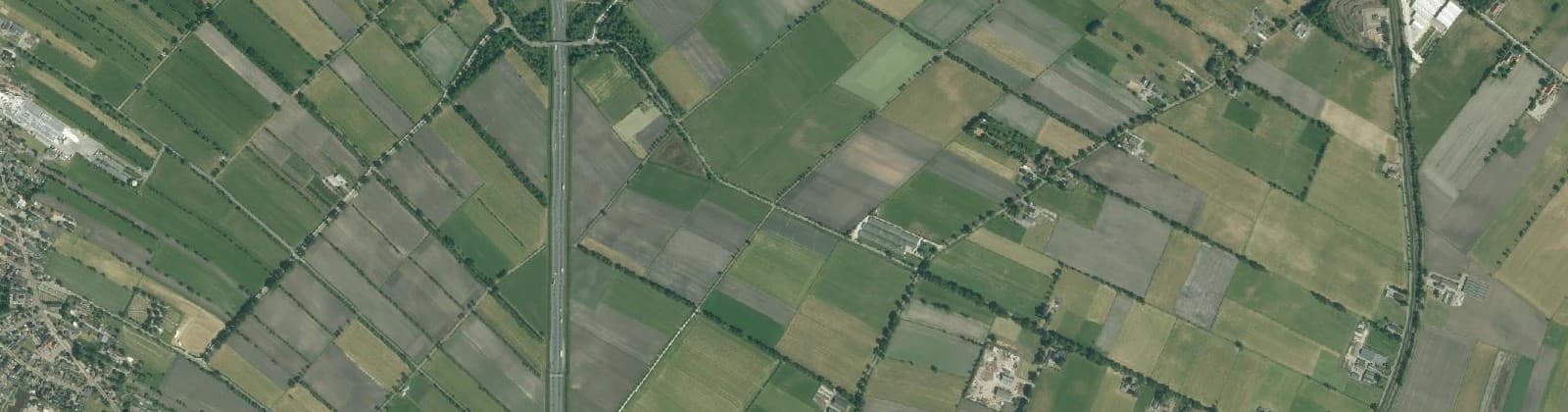 Luchtfoto van Verspreide huizen Achthoven en Leidijk