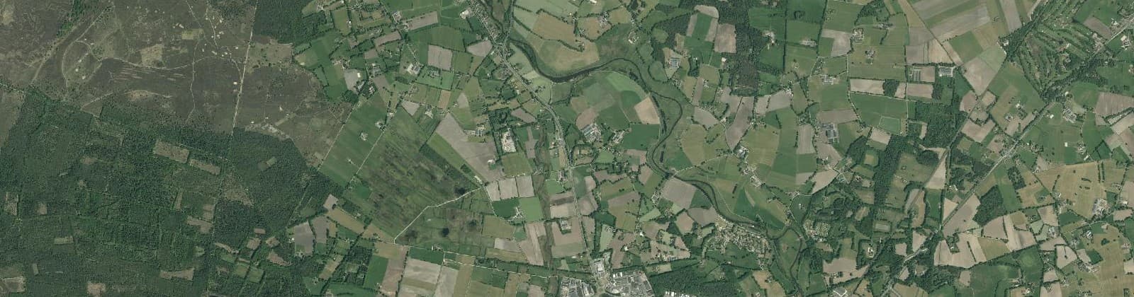 Luchtfoto van Verspreide huizen Zuna