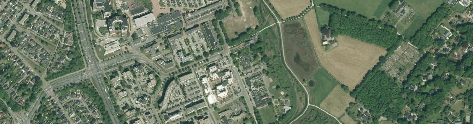 Luchtfoto van Kantorenterrein Oosterenk