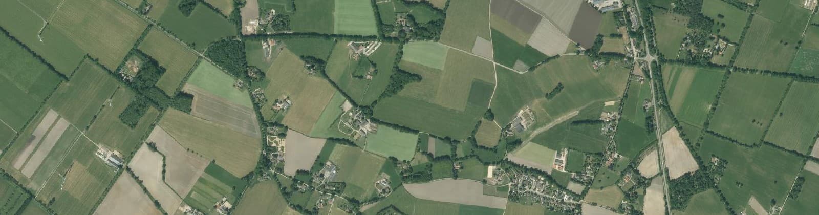 Luchtfoto van Verspreide huizen Barlo