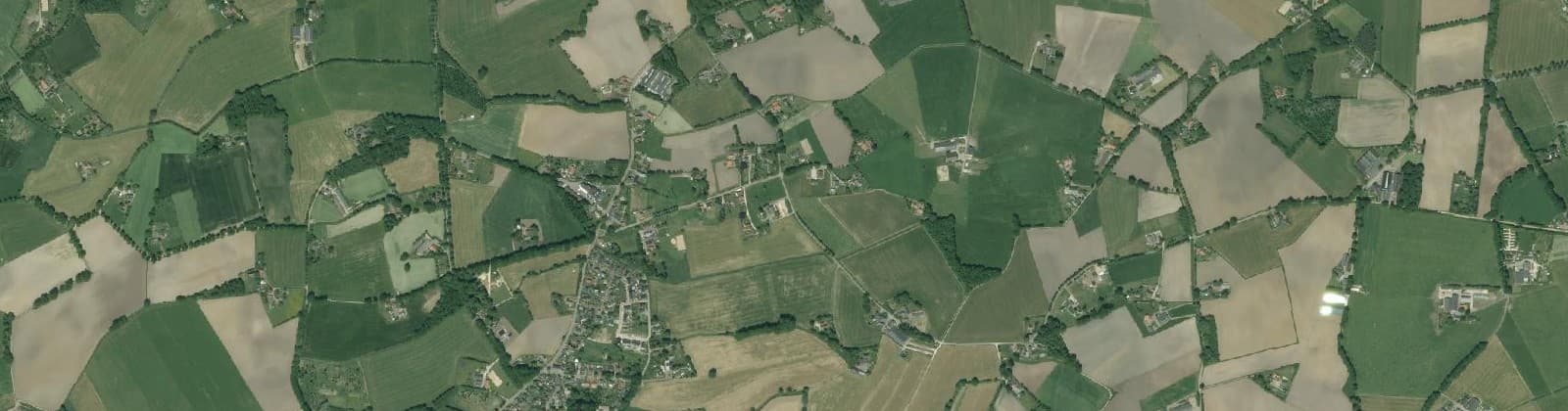 Luchtfoto van Verspreide huizen De Heurne
