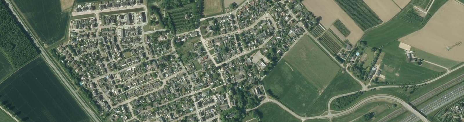 Luchtfoto van Kerk Avezaath