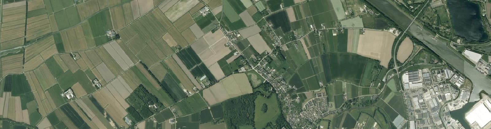 Luchtfoto van Verspreide huizen Zoelen