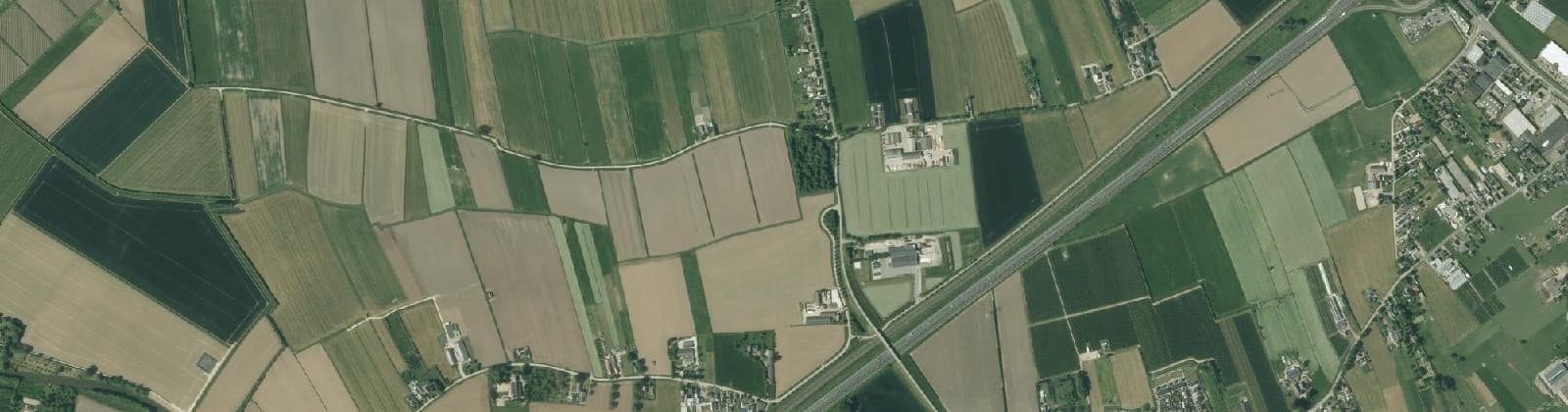 Luchtfoto van Verspreide huizen Kapel Avezaath