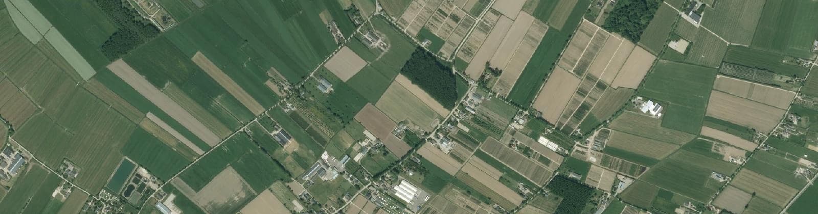 Luchtfoto van Ommerveld en verspr.h. polder Meerten