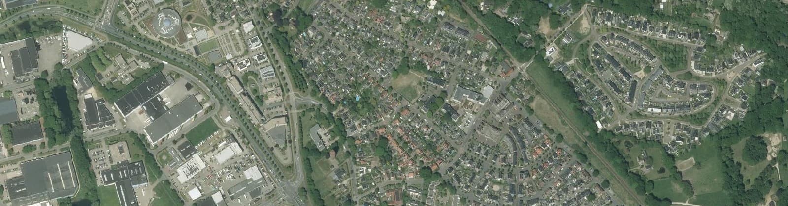 Luchtfoto van Oosseld / Vijverberg - zuidwest