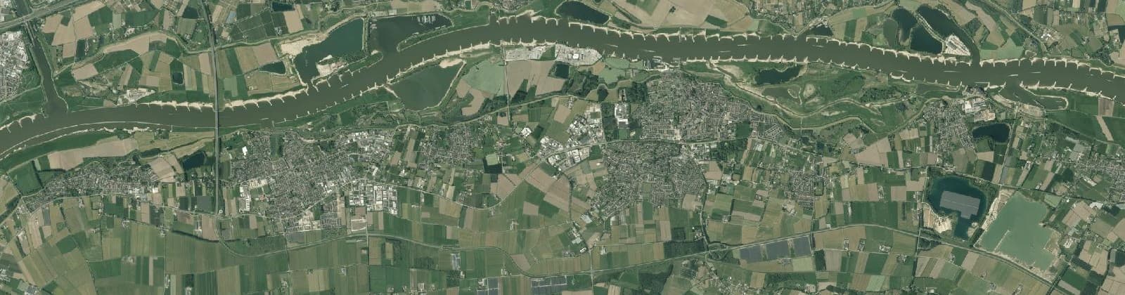 Luchtfoto van Verspreide huizen Druten
