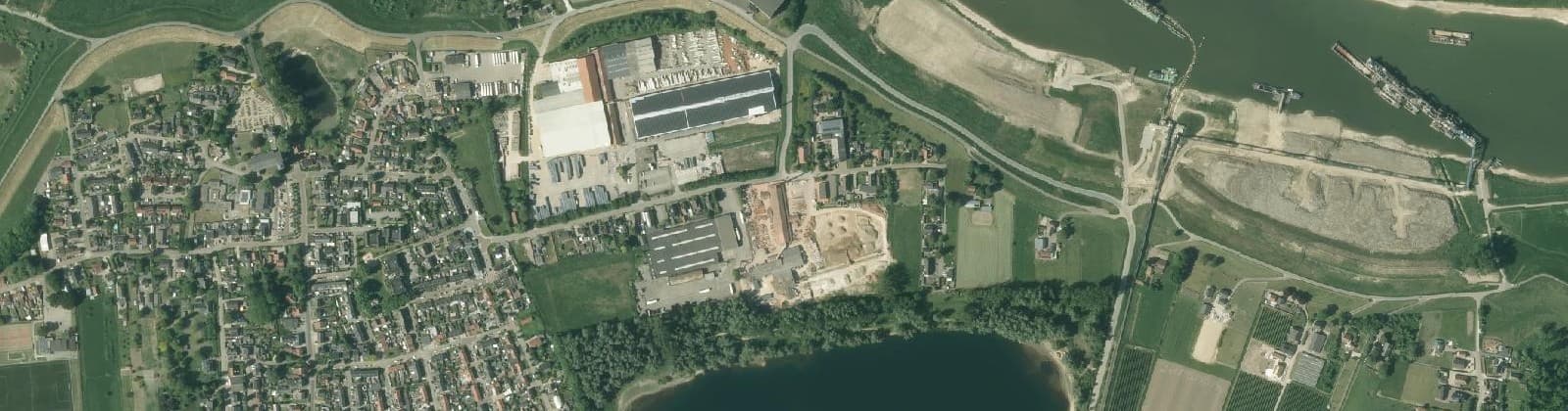 Luchtfoto van Bedrijventerrein Deest