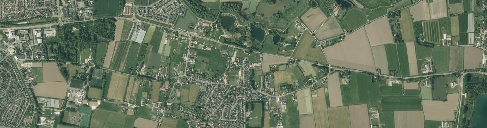 Luchtfoto van Verspreide huizen Afferden
