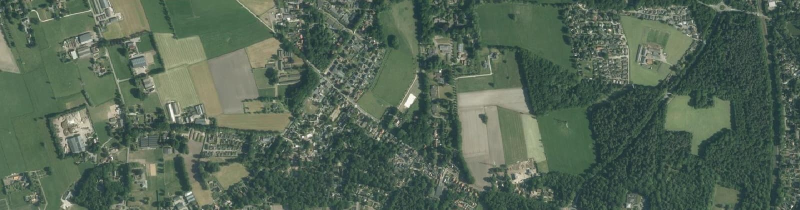 Luchtfoto van Verspreide huizen Horst