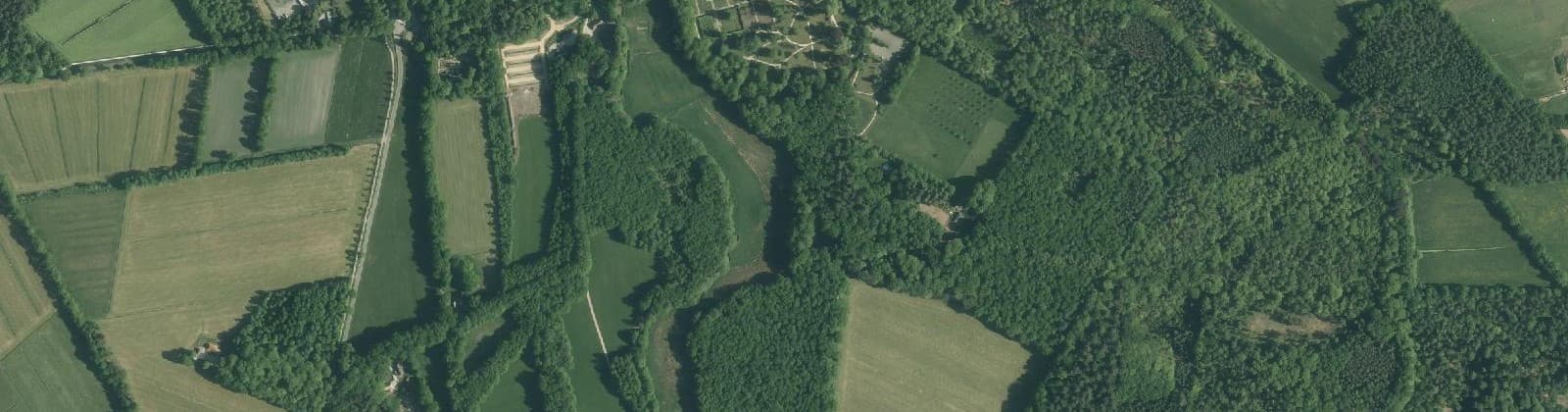 Luchtfoto van Verspreide huizen Staverden