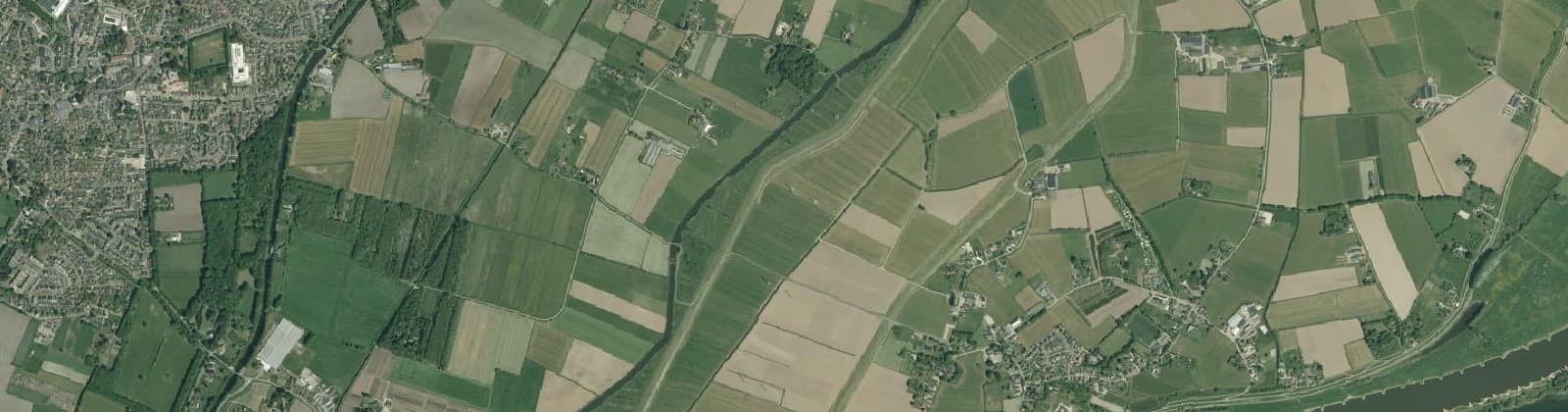 Luchtfoto van Verspreide huizen Lage Land