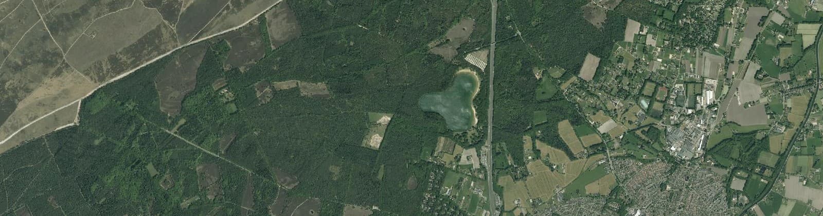 Luchtfoto van Verspreide huizen bosgebied