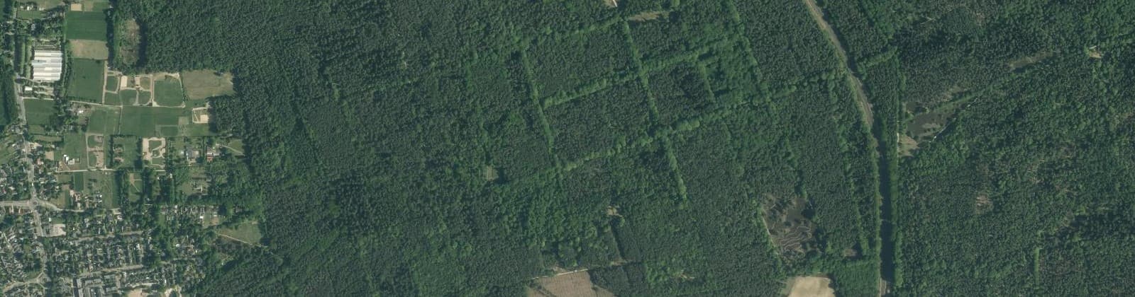 Luchtfoto van Verspr.h. bosgebied ten oosten kanaal
