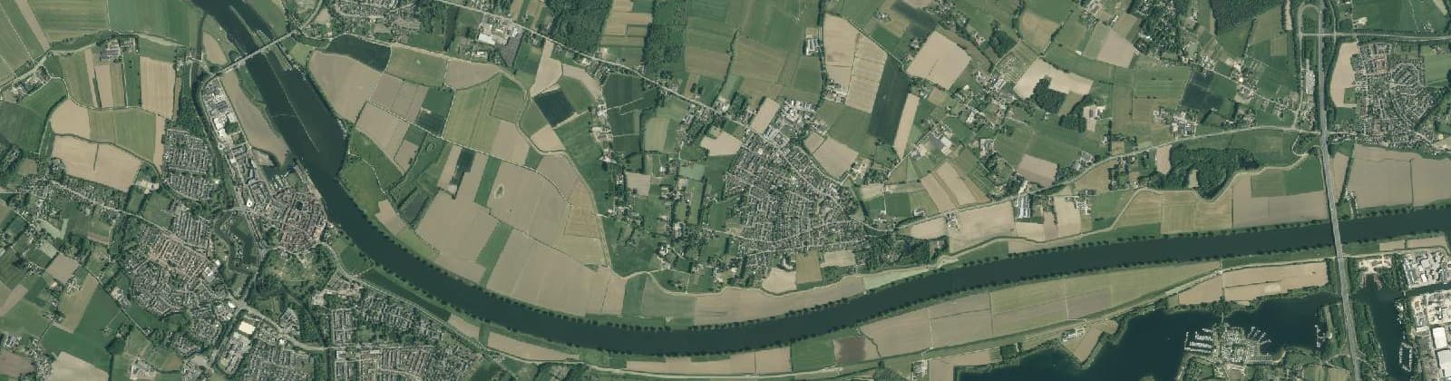 Luchtfoto van Verspr.h. Overasseltse Uiterwaarden
