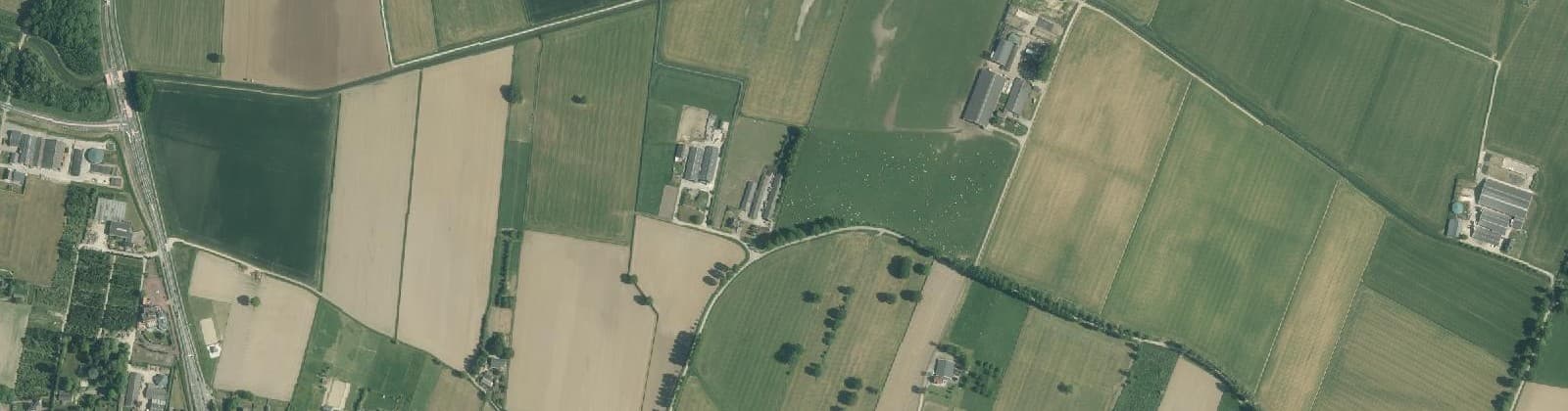 Luchtfoto van Verspreide huizen Nederasseltse Broek