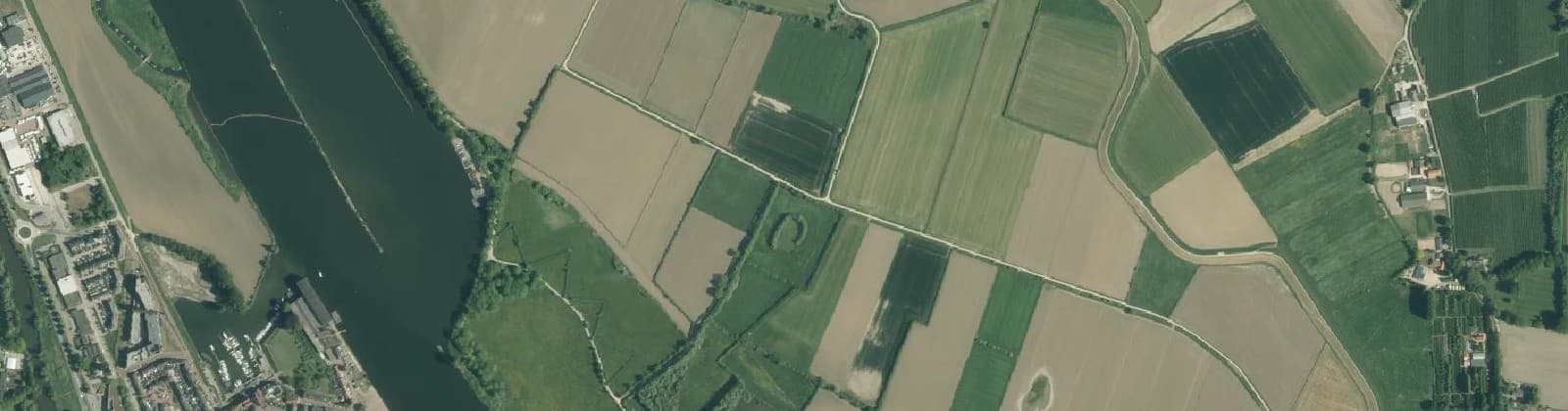 Luchtfoto van Verspr.h. Nederasseltse Uiterwaarden