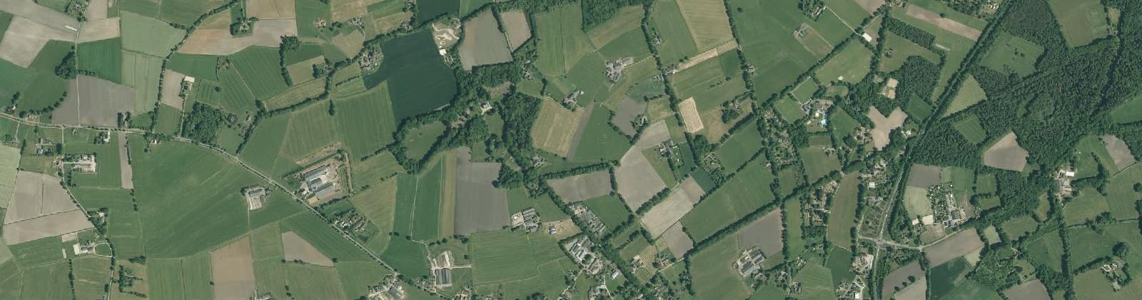 Luchtfoto van Verspreide huizen Oolde