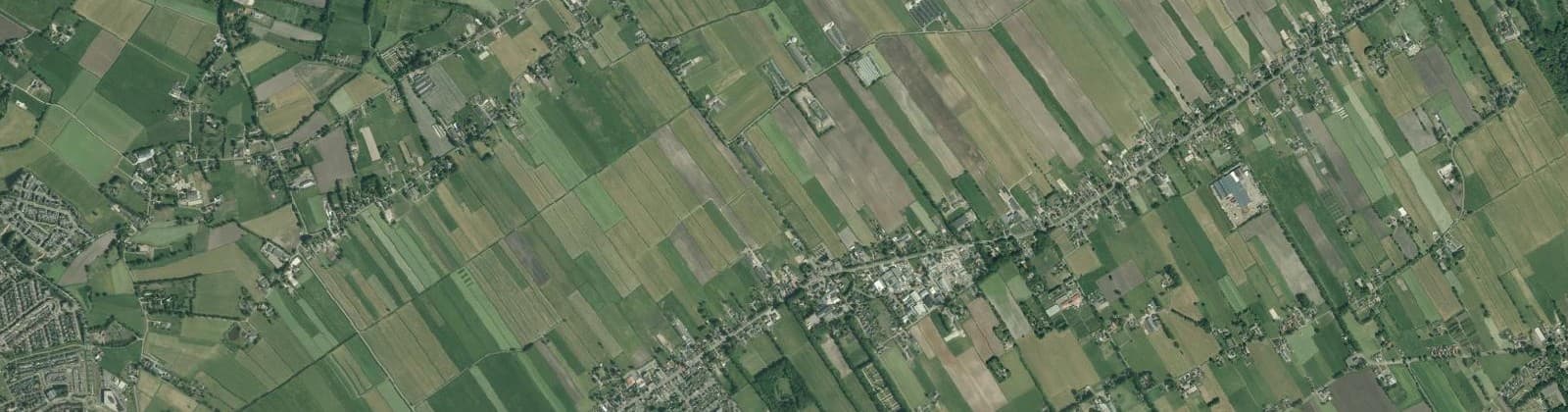 Luchtfoto van Verspreide huizen polder Oldebroek