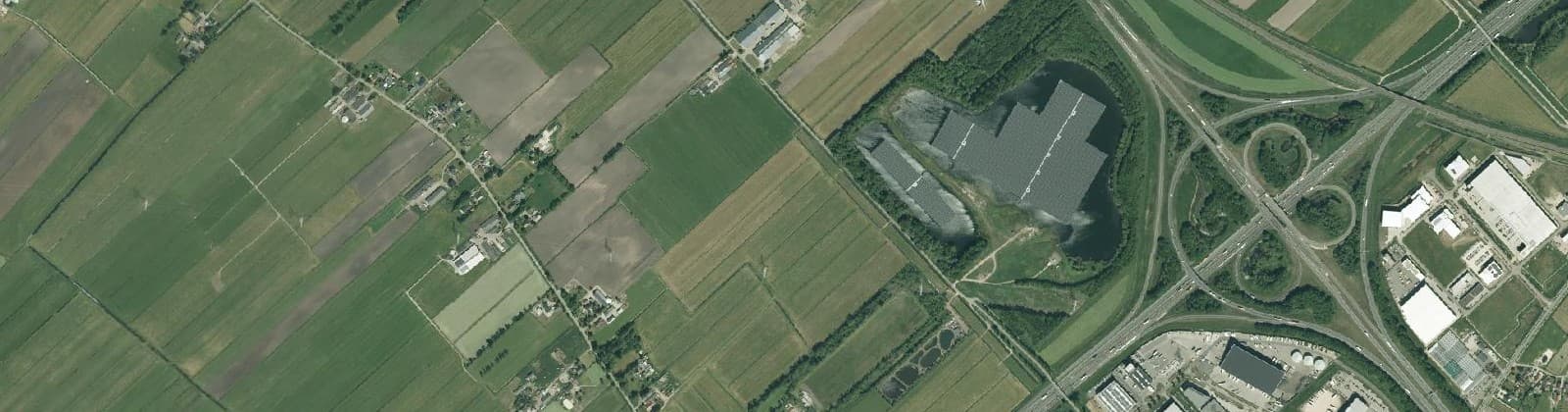 Luchtfoto van Verspreide huizen polder Hattemerbroek