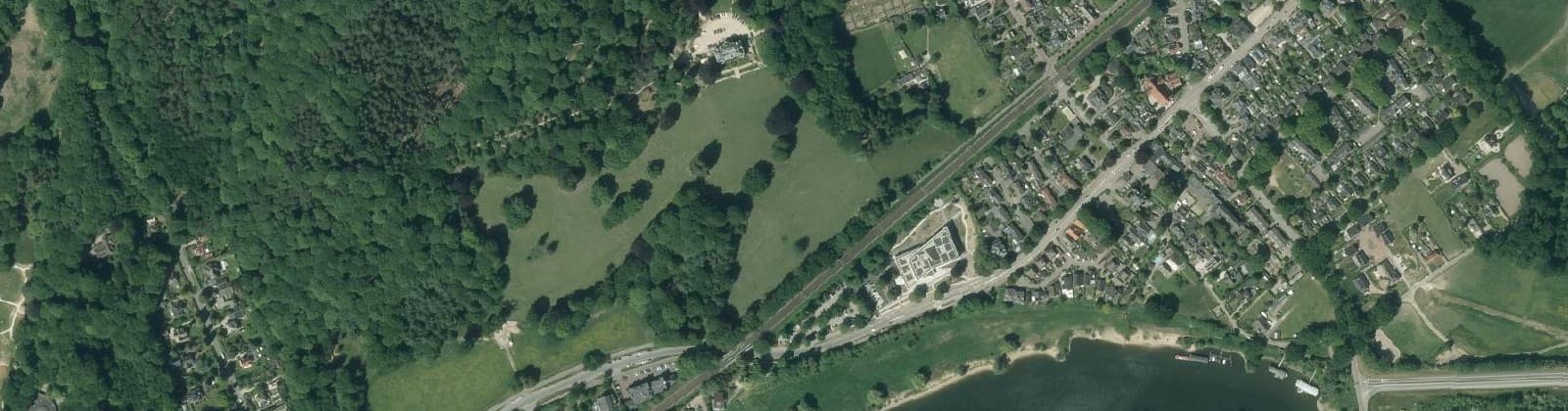Luchtfoto van De Steeg