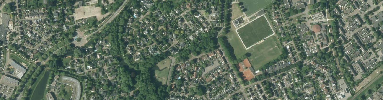 Luchtfoto van Elzenpas