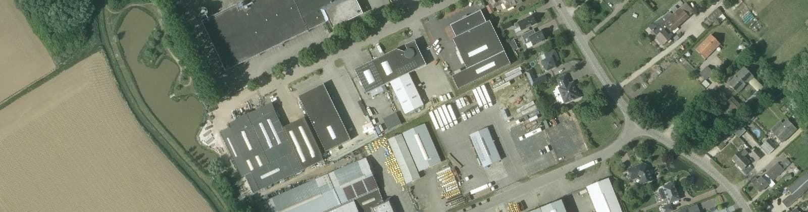Luchtfoto van Bedrijventerrein Breekwagen