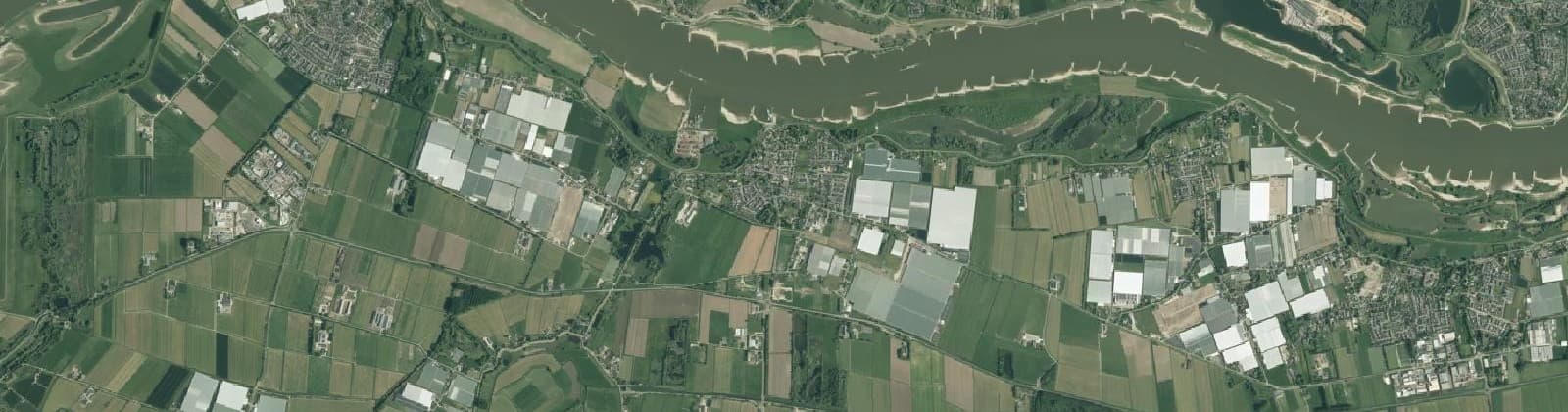 Luchtfoto van Verspr.h. in de polder Zuilichem e.o.