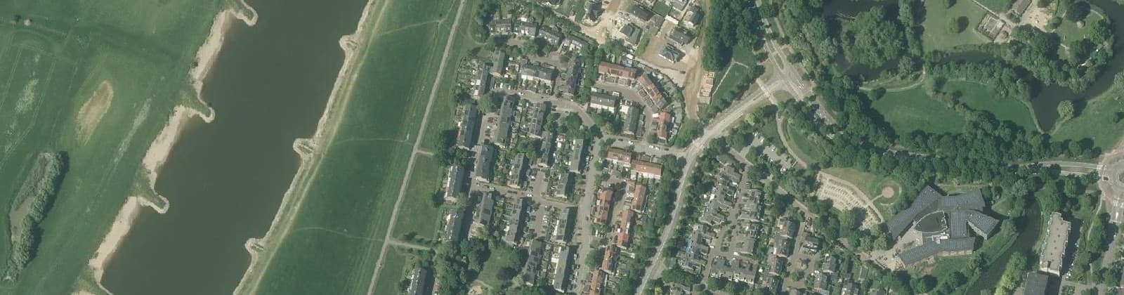 Luchtfoto van Waarden en weerdslag