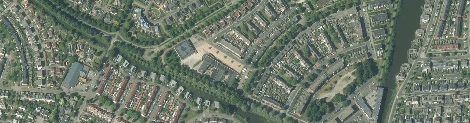 Luchtfoto van Eme en Broek