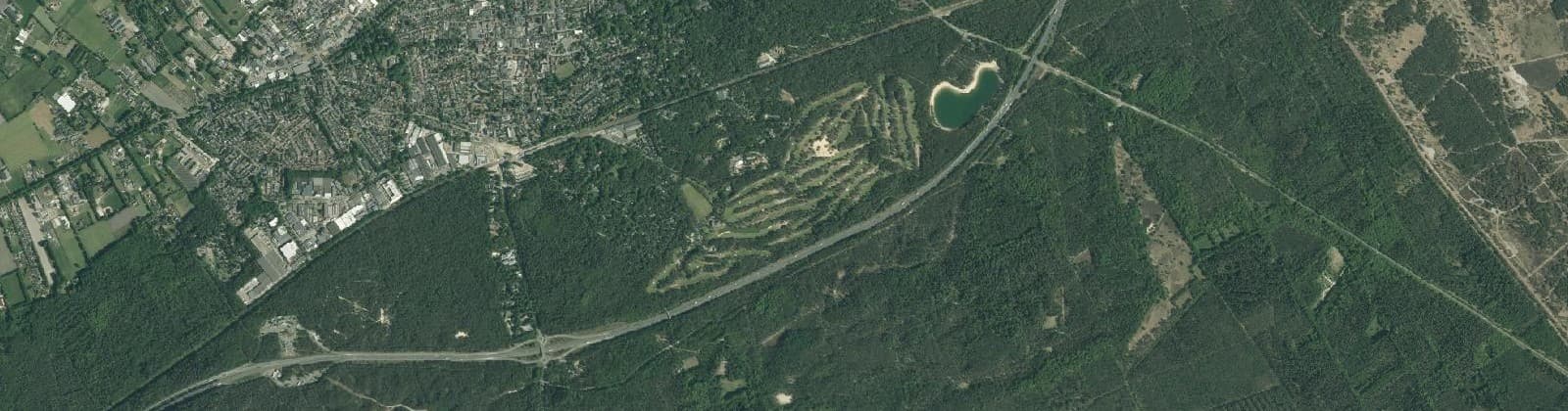 Luchtfoto van Verspreide huizen bosgebied Nunspeet